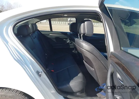 2013 BMW 528I xDrive z USA, uszkodzony, nr VIN WBAXH5C56DDW16907